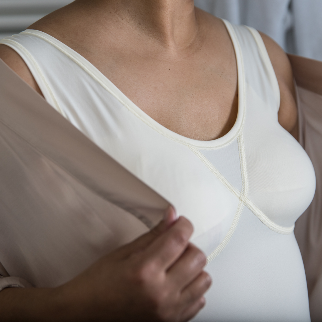 ProudBreast RJ bodywear shirt ivory with prosthesis