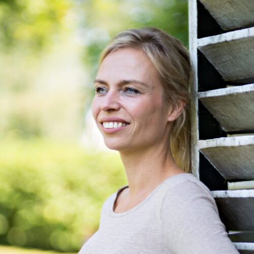 ProudBreast Jelly-Nienke na impantaten vrouwelijke gevoel terug